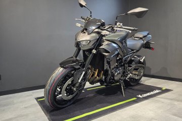 Kawasaki Z 900 2025 model 2026 nowy dealer w Długołęce